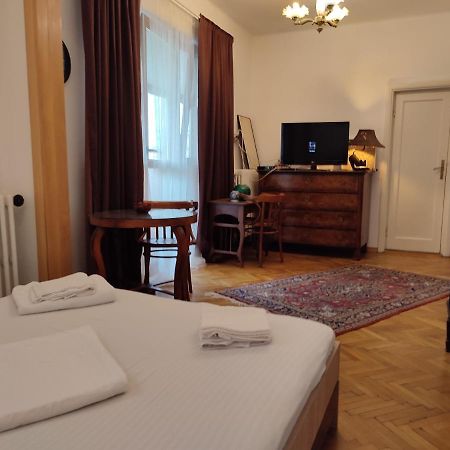 Accommodation Ateneu Palace Bucureşti Exterior foto